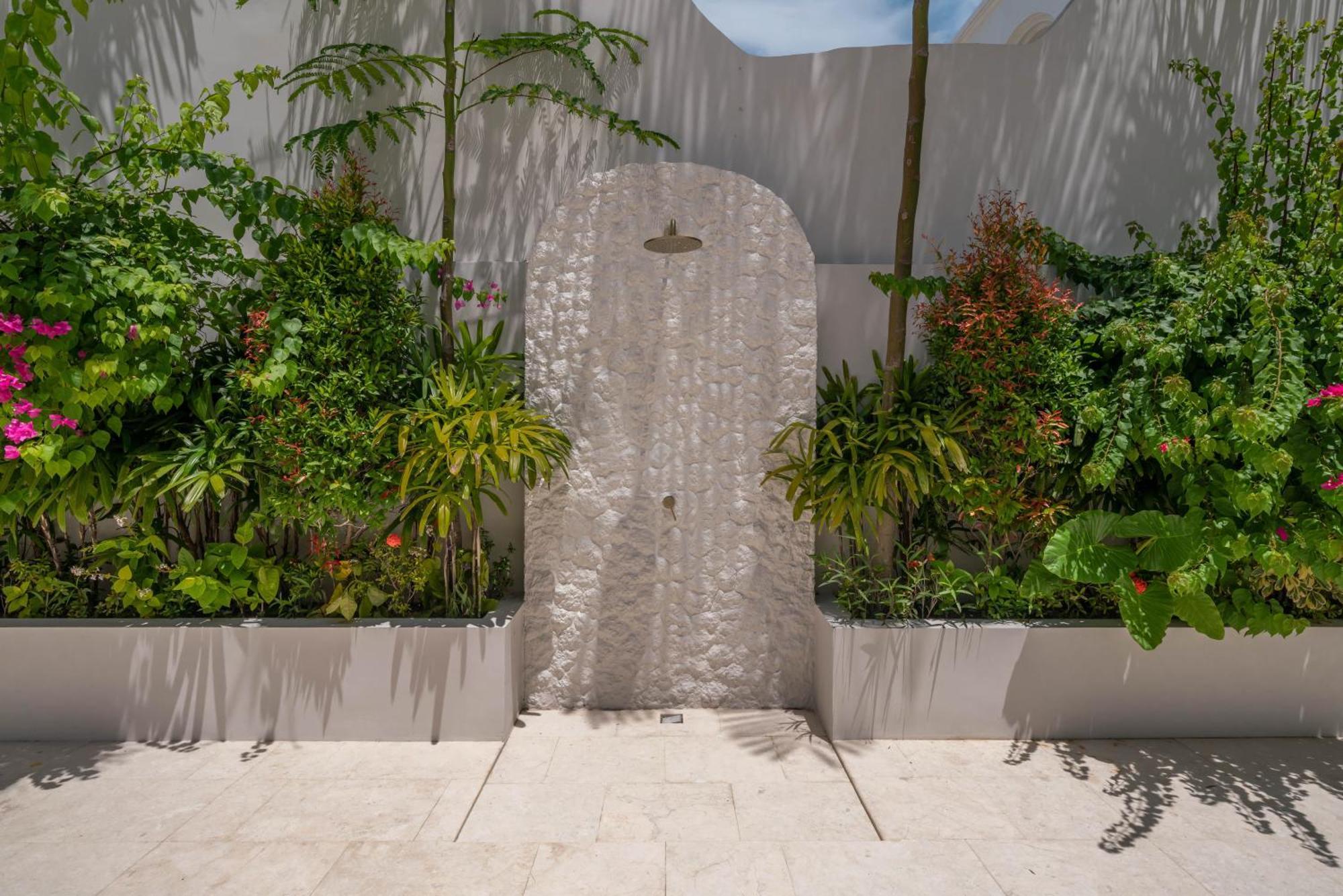 Villa Milana: 5Br Mediterrenean Villa In Canggu المظهر الخارجي الصورة